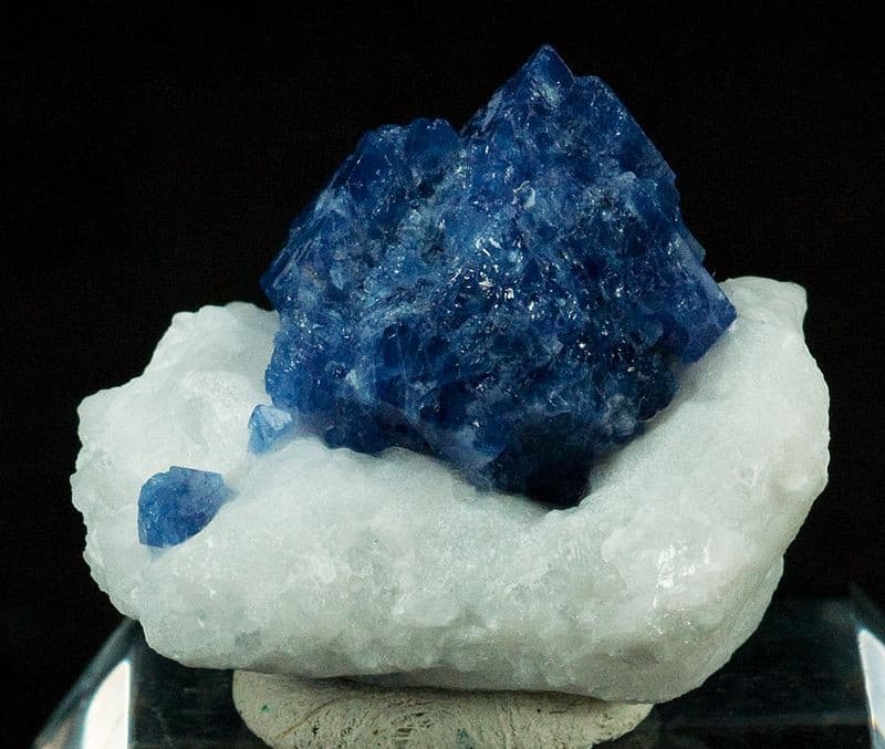 blue spinel