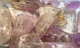 Polishing Kunzite (Spodumene)