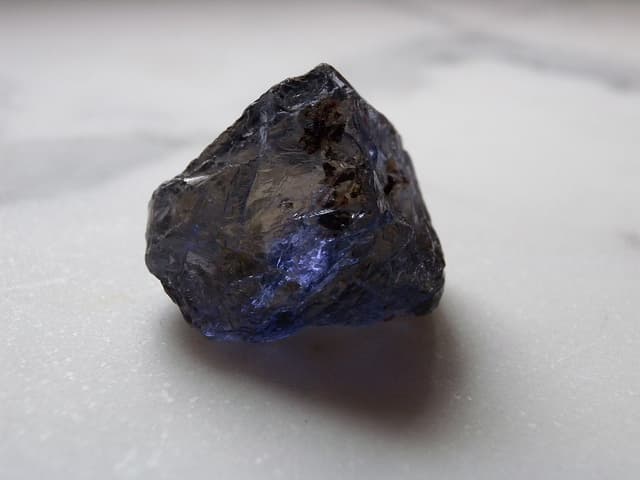 Iolite, Blue and Yellow Directions - gemstone pleochroism