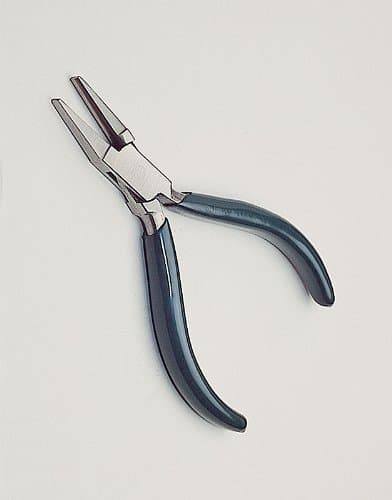 How are Pliers used in Jewelry Making?