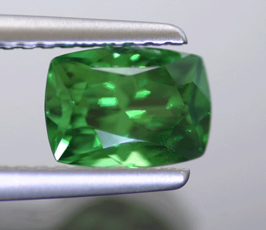 cushion-cut tsavorite - Kenya