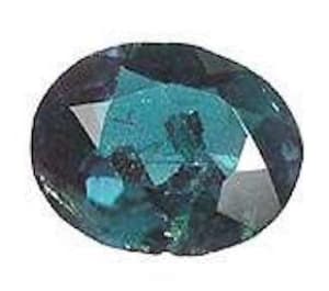 oval-cut alexandrite - daylight