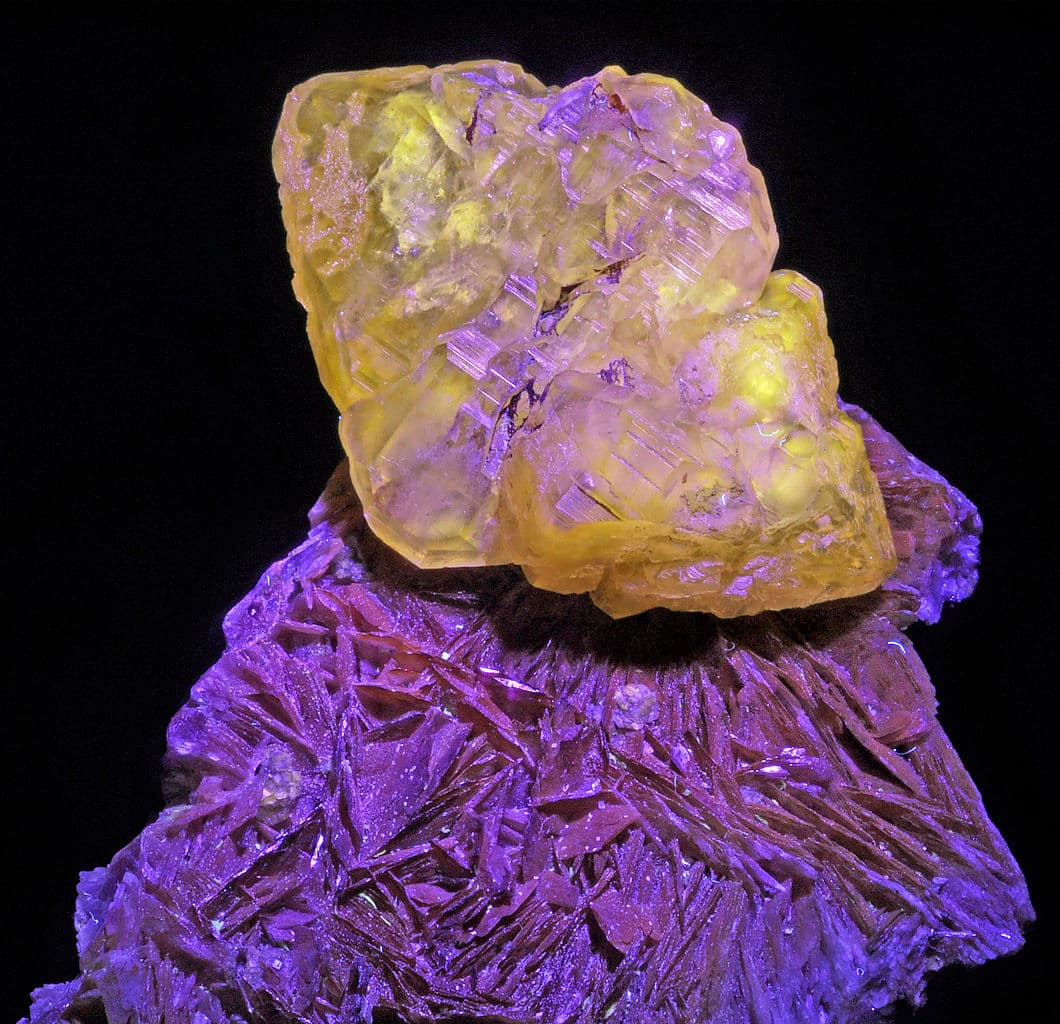 barite and cerrusite, UV light - Morocco