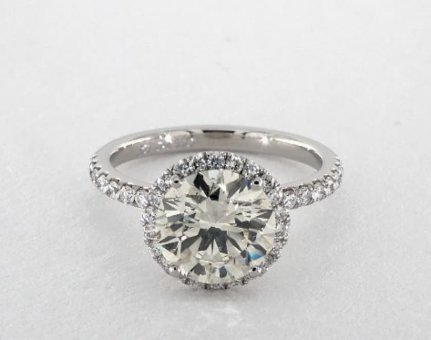 K VS2 in platinum engagement ring - two-carat diamond ring guide