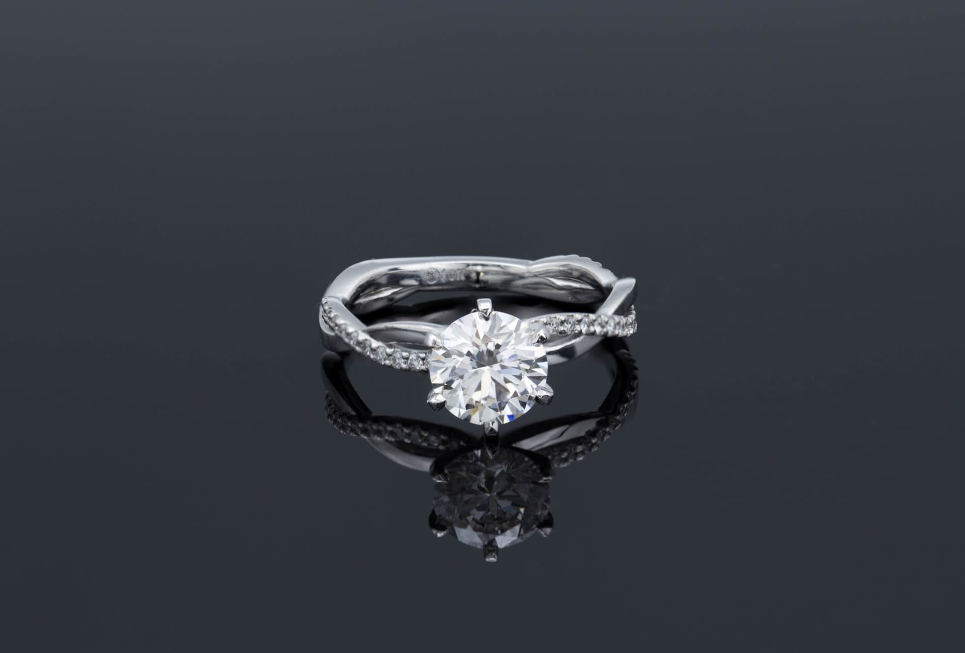 4 Popular Diamond Shapes for Engagement Rings in 2021